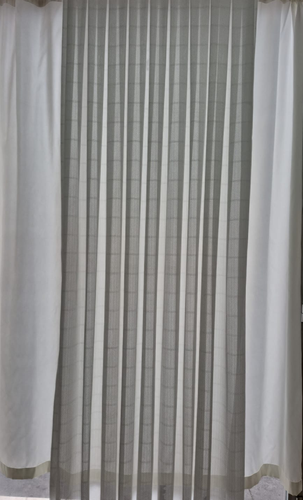 Yana Çizgili Yoğun Zeminli Tül Perde